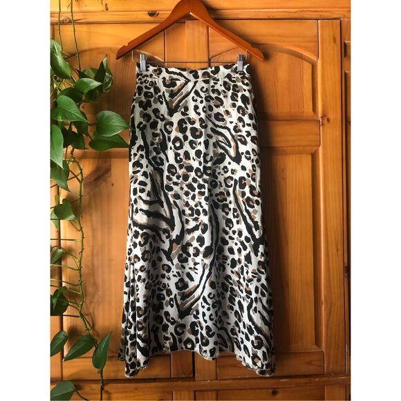 “Made in Italy Leopard Print Midi Skirt – 70% Viscose, 30% Silk” SZ L - Picture 1 of 10